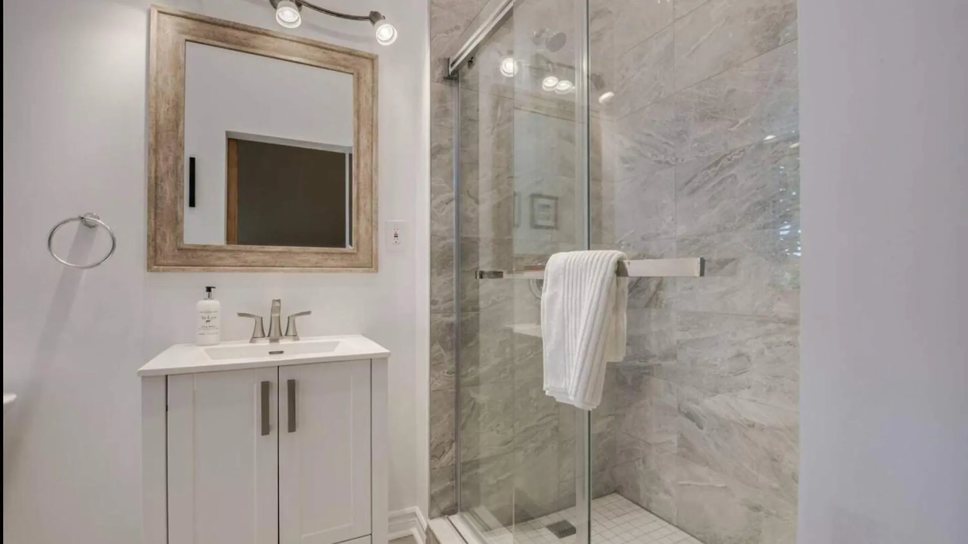 Casa Queen East Jaw Dropping 3Br Suite Toronto Hotel