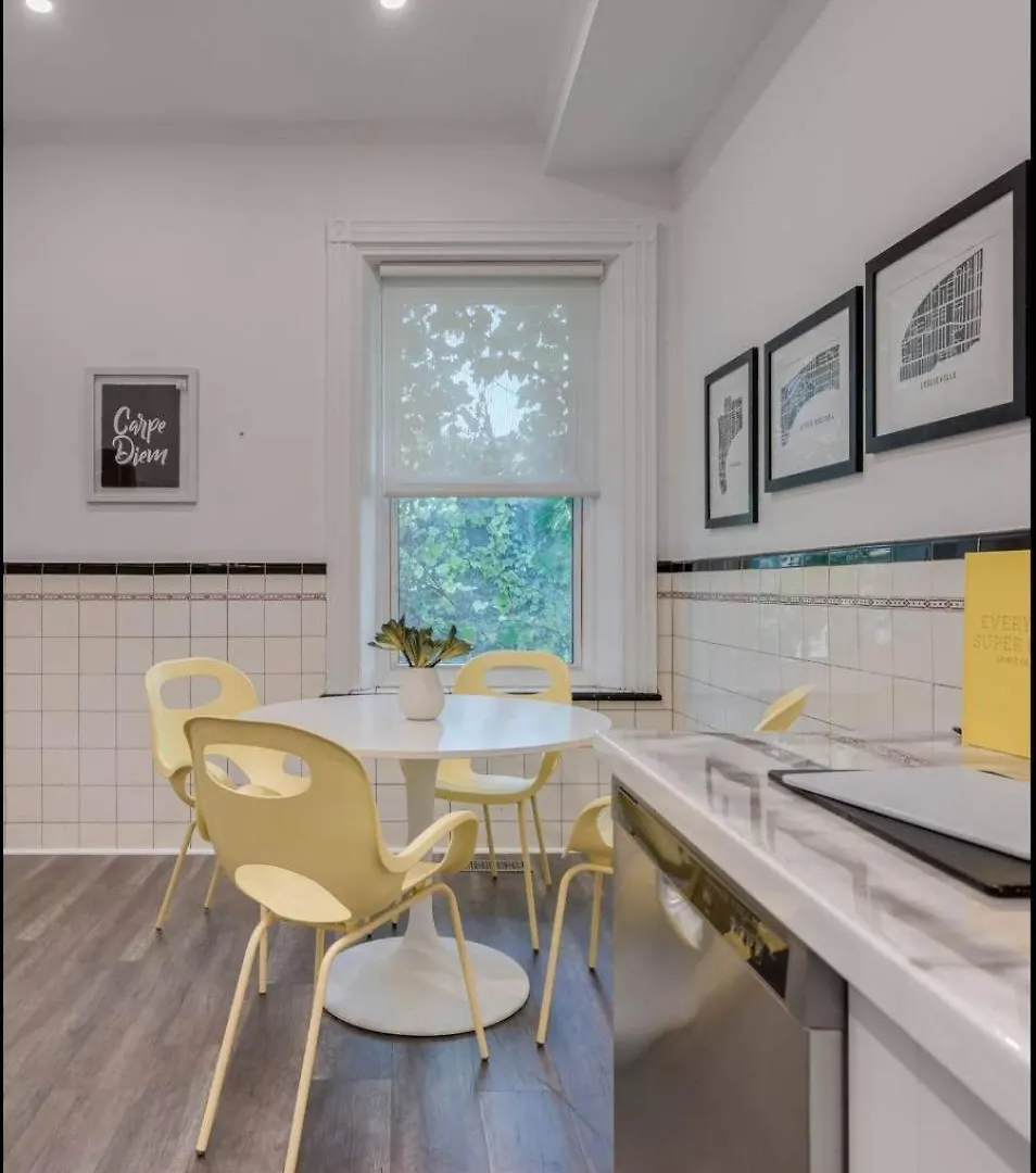 Casa Queen East Jaw Dropping 3Br Suite トロント ホテル