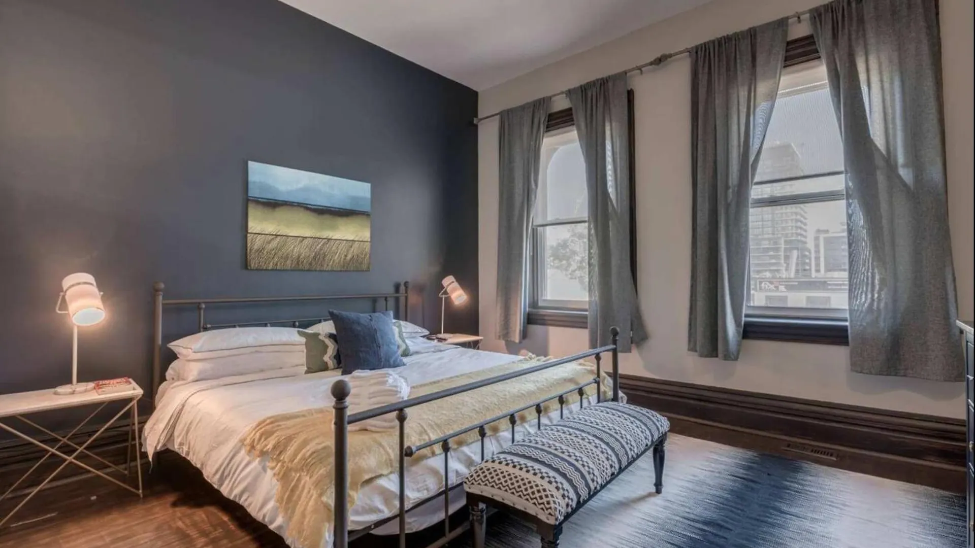 ホテル Casa Queen East Jaw Dropping 3Br Suite トロント